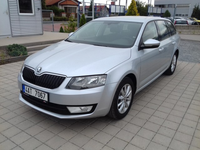 Škoda Octavia 1,6TDI 81kW, Navi, Park.senzor